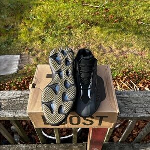 Adidas Yeezy 700 Clay Brown